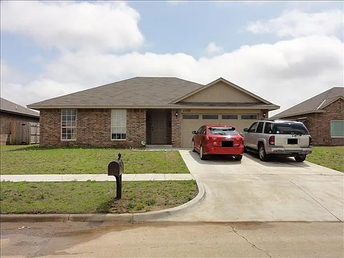 1300 Eagle Dr Photo 1