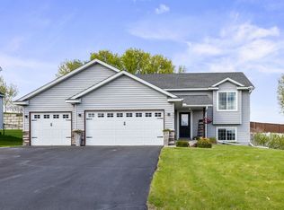 406 Greenway Dr, Delano, MN 55328