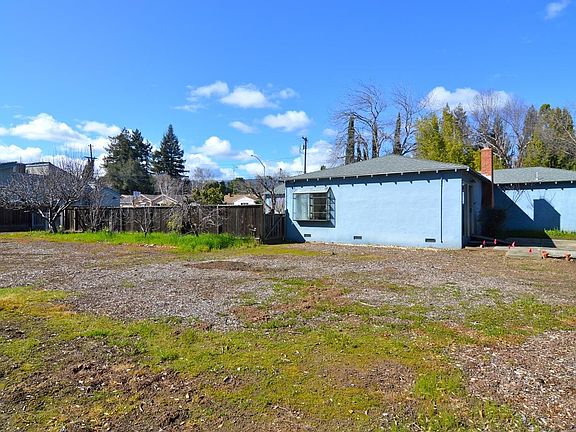 5th image of 10237 Adriana Ave