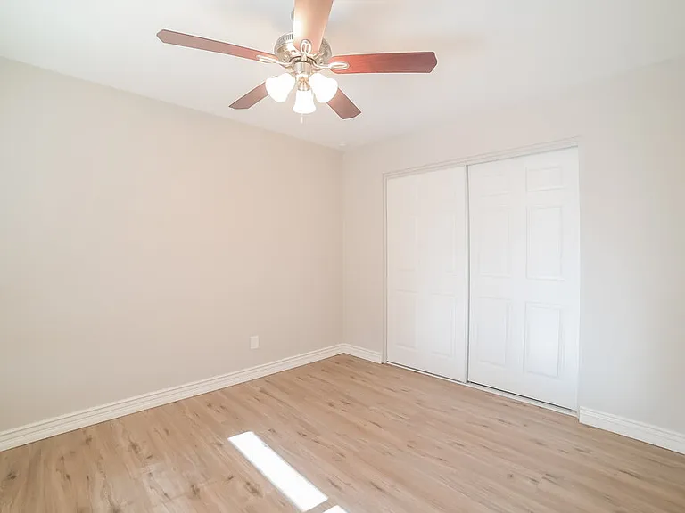 631 W Lindner Ave — Photo 11