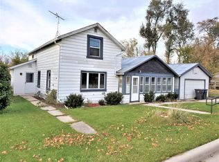 610 Madison Ave, Cascade, WI 53011
