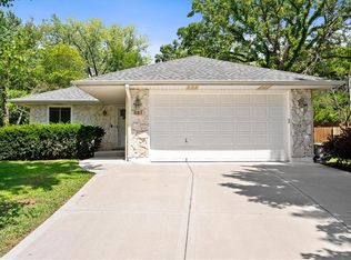 641 Silver Hill Dr, Bonner Springs, KS 66012