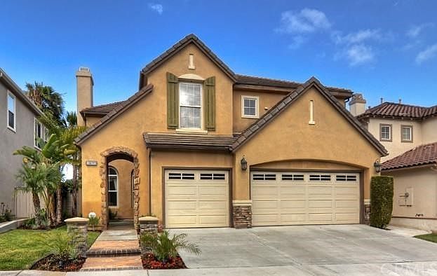 Beautiful curb appeal!