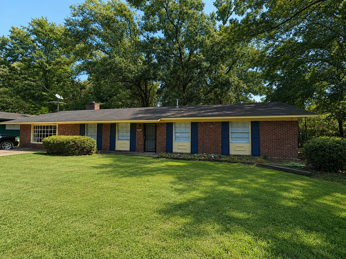 Move-In Ready 4BR/2BA Home in South Jackson | Spacious Living & Convenient Location — Photo 1