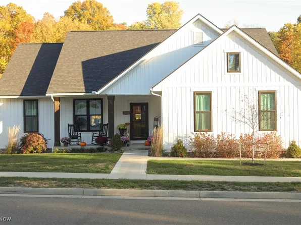 1307 2nd St NW, New Philadelphia, OH 44663