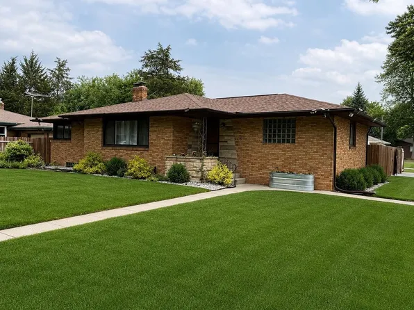 1615 S Kiesel St, Bay City, MI 48706