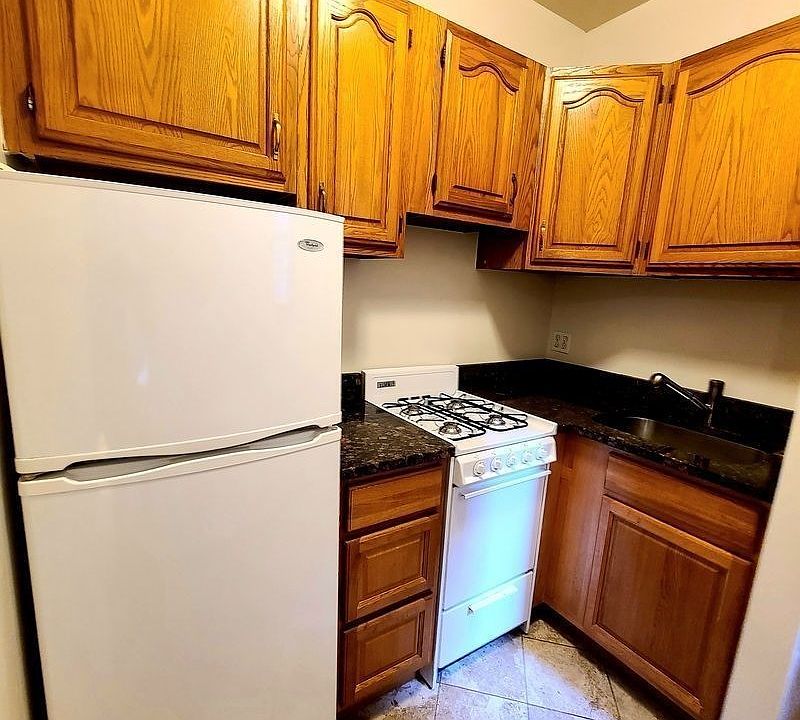 2nd image of 272 W 73rd St #3B