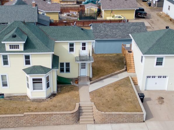 506 3rd St NW, Valley City, ND 58072