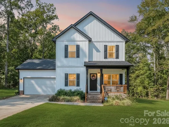 294 Bluegill Ln, Statesville, NC 28625