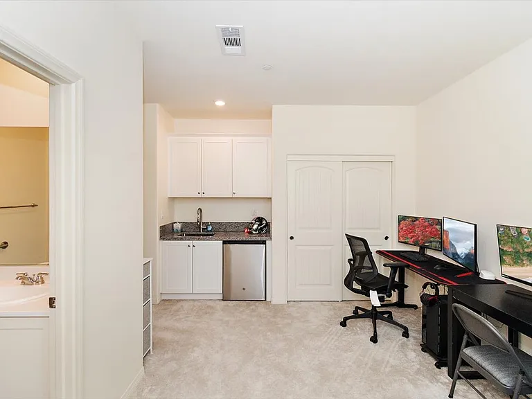 16540 Wyndham Ln #3 — Photo 10