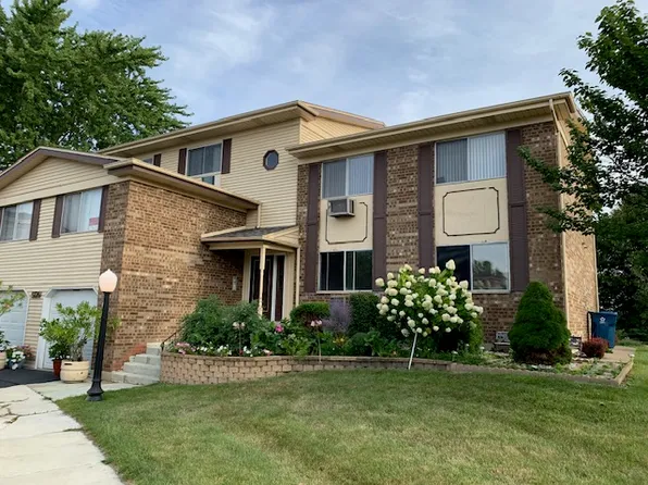 5174 W 82nd Ct #B, Crown Pt, IN 46307