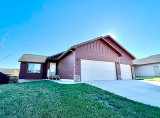 2506 Wynn Way, Yankton, SD 57078