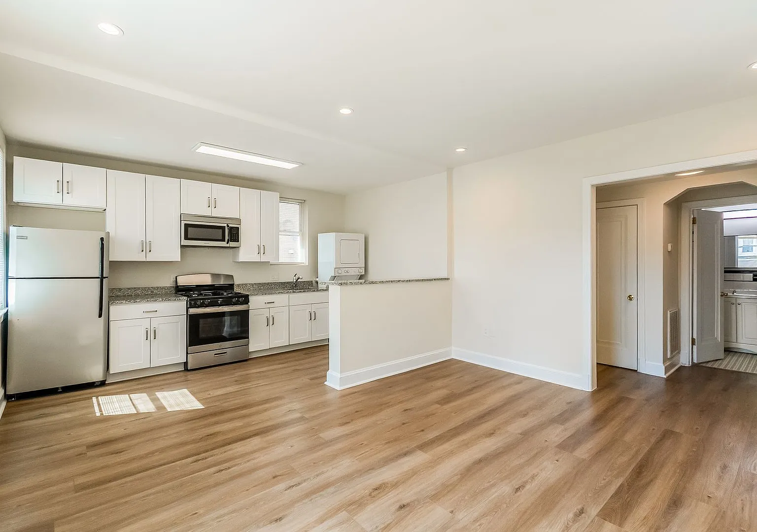 535 Mellon St SE — Photo 4