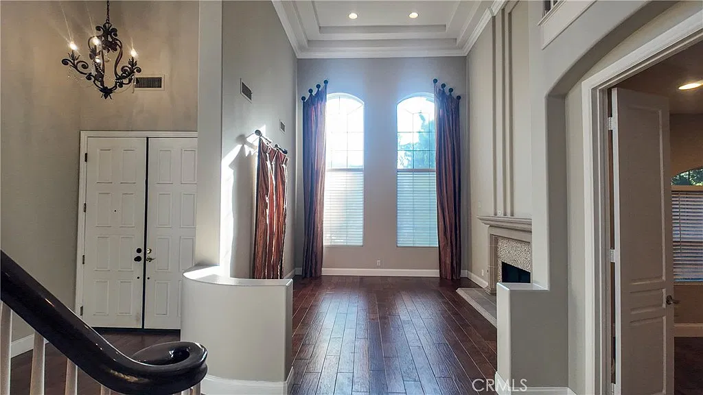 4 bed, 3.5 bath, 3635 sqft, $8,500 — Photo 3
