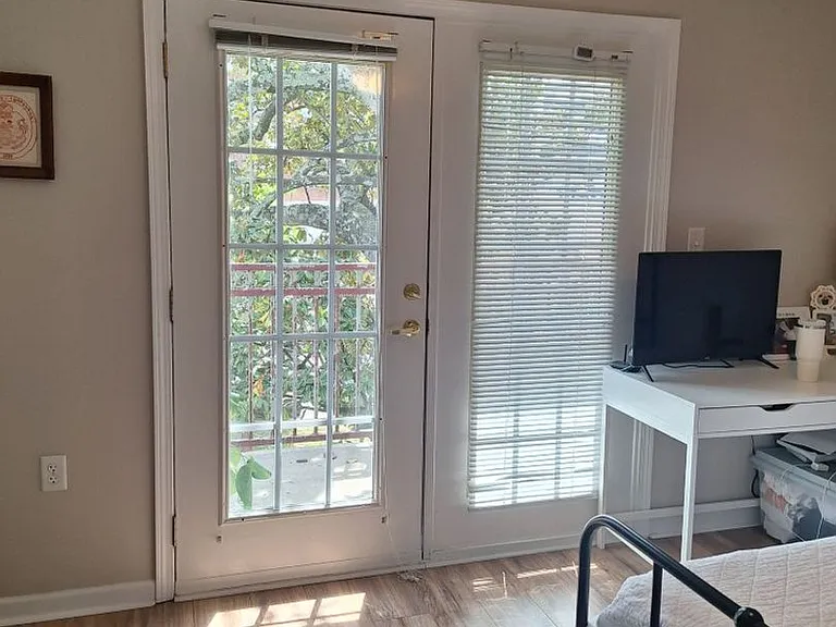 1636 Queen Anne Way — Photo 26
