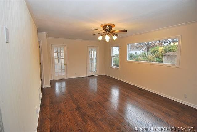 2nd image of 2106 Dewey Pl