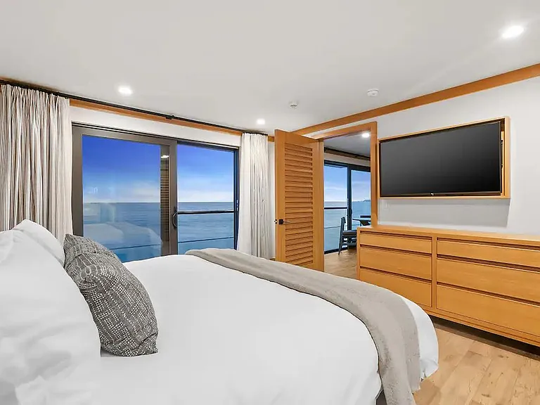 Wake up to beautiful ocean views