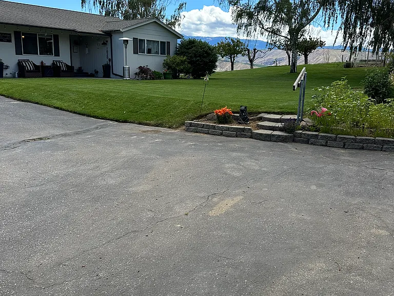 1020 S Van Sickle Ave — Photo 7