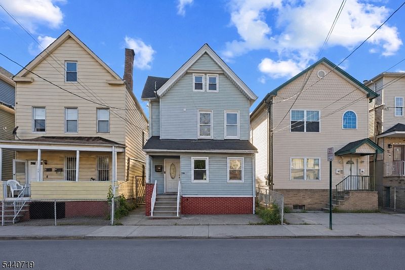 1st image of 136 Smith St