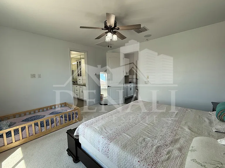 1729 W Myrna Ln — Photo 16