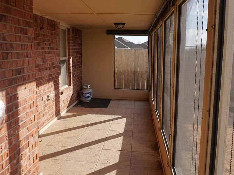 9601 Crooked Creek Ln — Photo 16