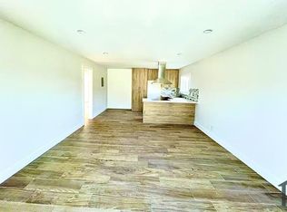 7337 Woodley Ave #3, Van Nuys, CA 91406