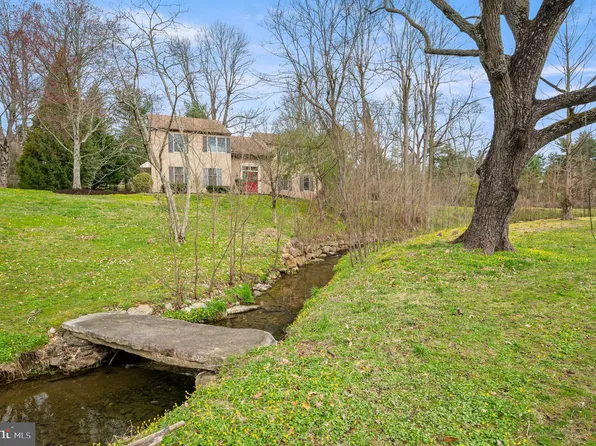 464 Wyldhaven Rd, Bryn Mawr, PA 19010