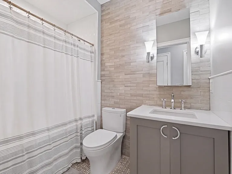 313 Washington St #4 — Photo 16