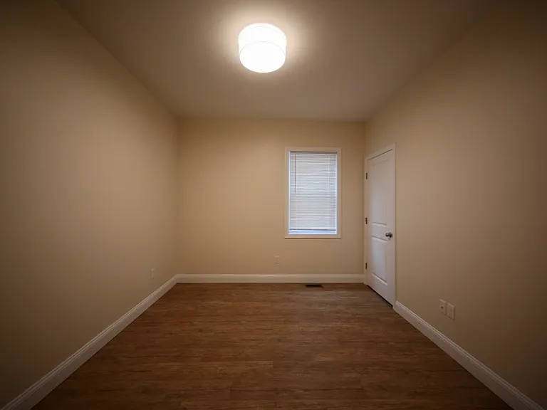 31 Penn St #2 — Photo 5