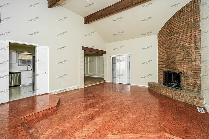3 bed, 2.0 bath, 1850 sqft, $1,795 — Photo 3