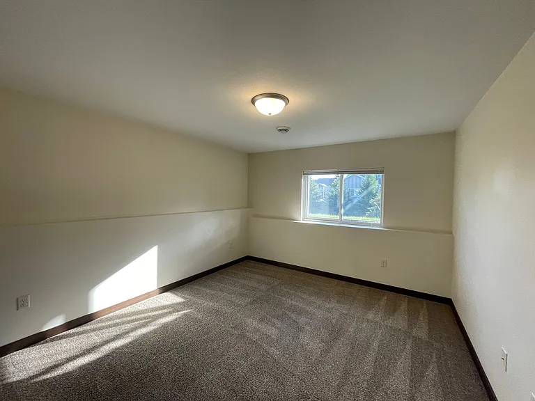 1932 Southridge Ave #4 — Photo 8