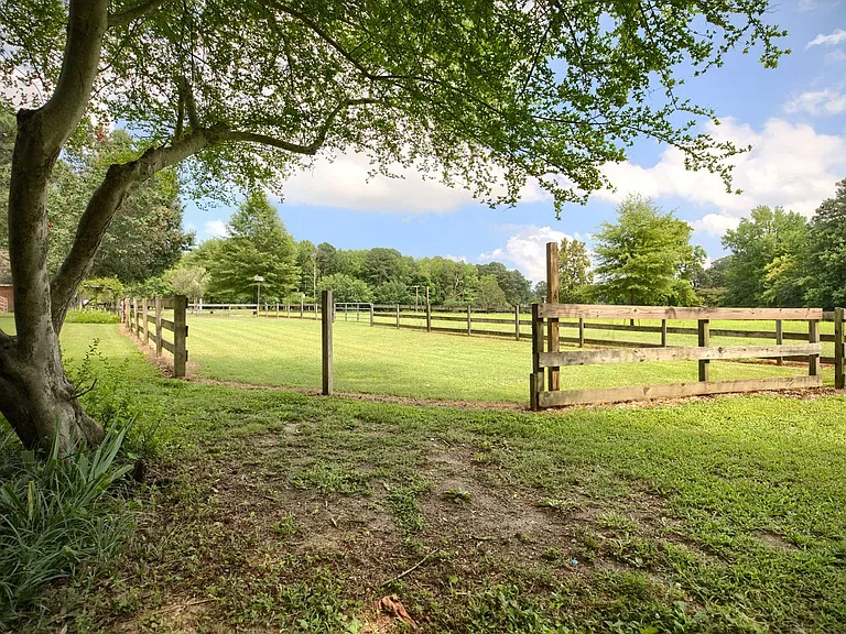 4320 Providence Rd — Photo 32