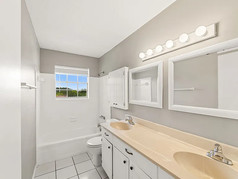 7164 Holland Ln — Photo 7