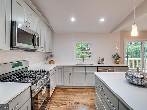 5th image of 3107 Worthington Cir