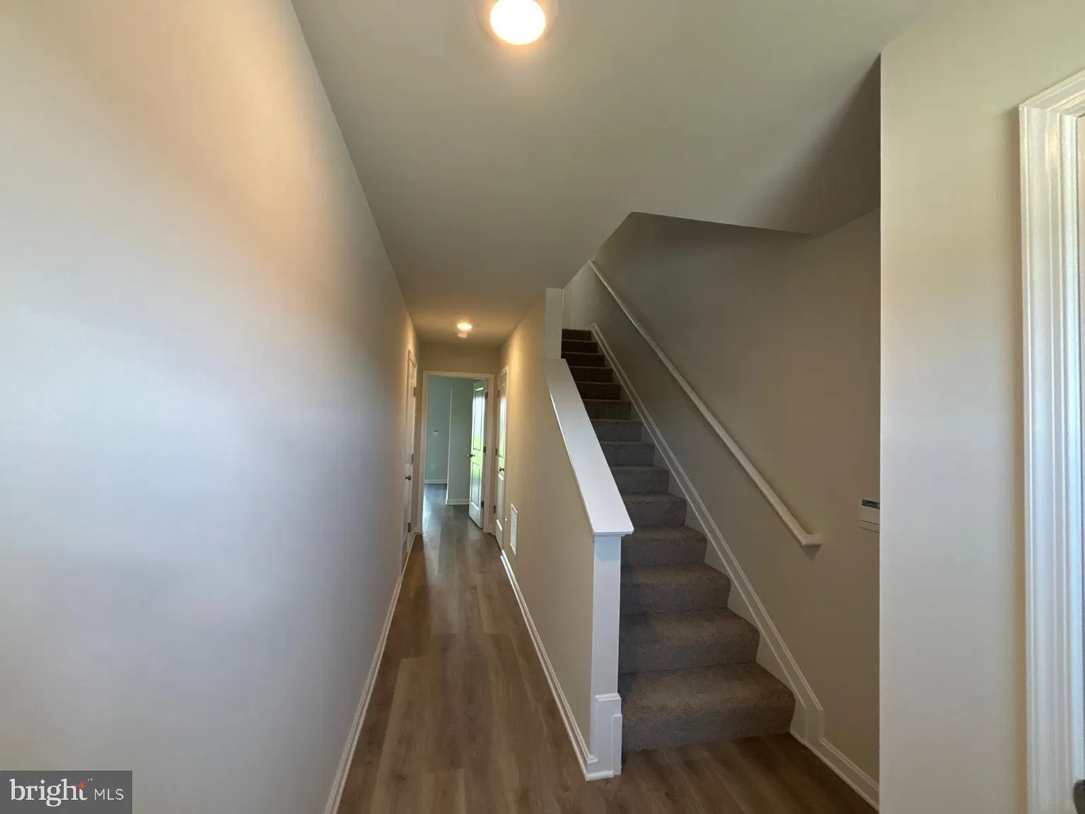 4 bed, 3.5 bath, 1900 sqft, $2,099 — Photo 2