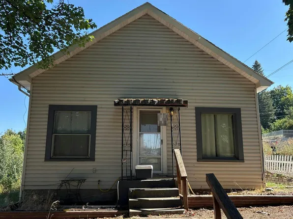 204 N Howard St, Tekoa, WA 99033