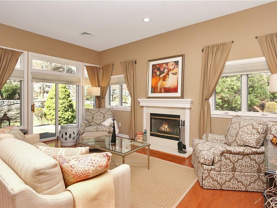 1st image of 914 Heritage Hills #B