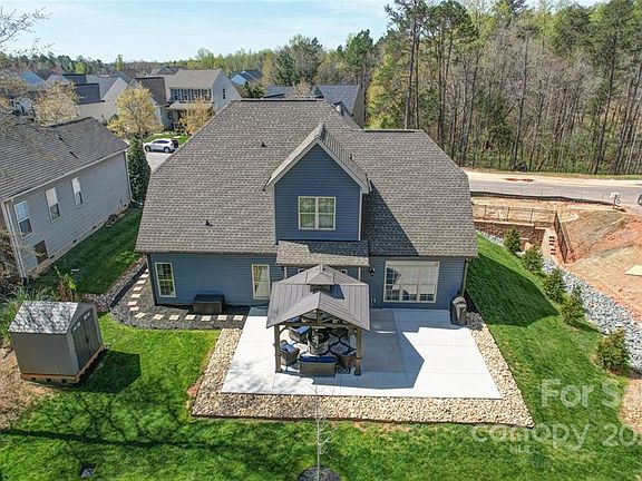 3rd image of 1000 Rachel Anne Dr