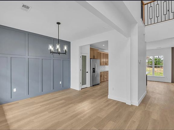 2nd image of 309 Valhalla Ln