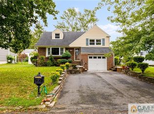 18 Amherst Pl, Parlin, NJ 08859