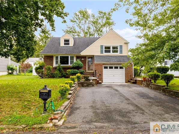 18 Amherst Pl, Parlin, NJ 08859