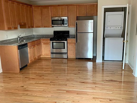 2nd image of 3500 Grove Ave APT 2