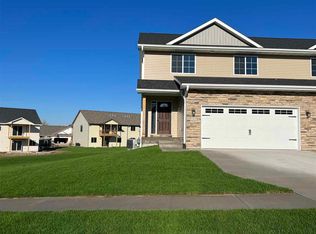 625 Creekside Dr, Tiffin, IA 52340