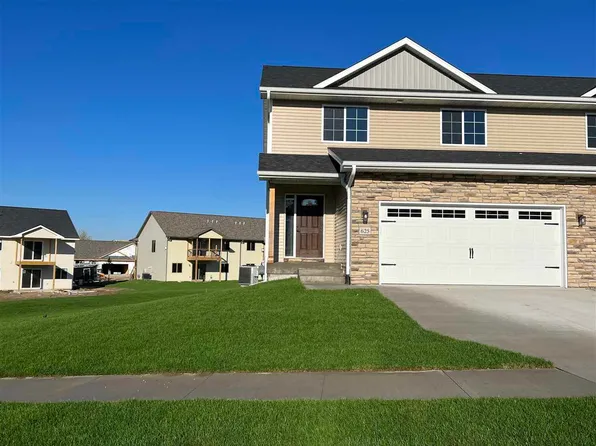 625 Creekside Dr, Tiffin, IA 52340