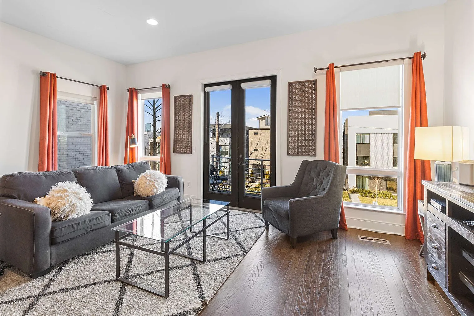 4 bed, 3.0 bath, 1776 sqft, $7,874 — Photo 2