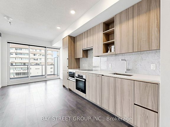 4th image of 95 McMahon Dr #2515