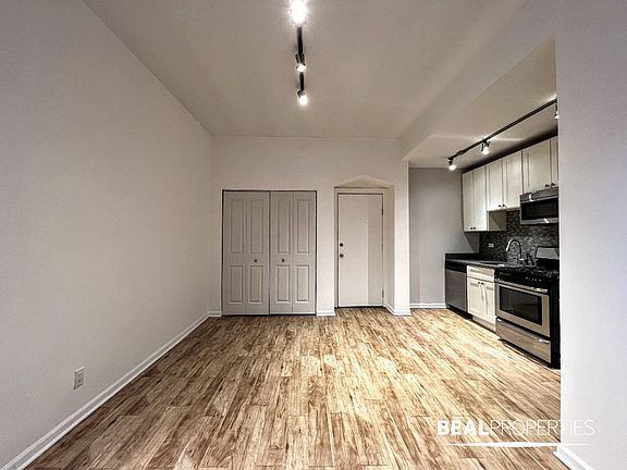 2nd image of 2834 W Palmer St #2834GDN3