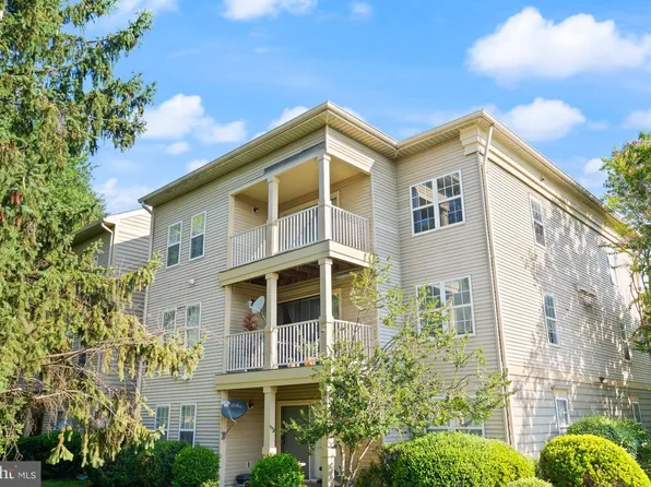 1025 Gardenview Loop APT 302, Woodbridge, VA 22191