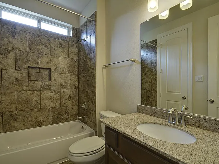 Dartmoor Terrace Dr — Photo 22