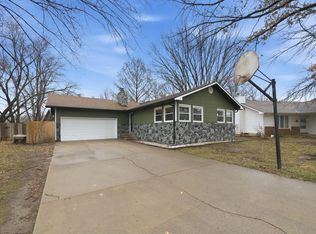 2715 Glacier Ct, Wichita, KS 67215